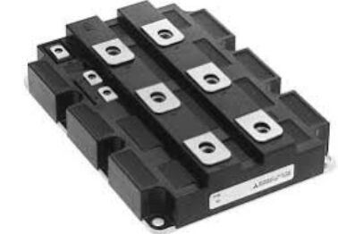 CM900HC-90H 900V 900A 高電流 IGBT モジュール 低 VCE (sat) 2.7V 高短回路強度 低スイッチ損失 高隔離 重量産業ドライブとメガUPS