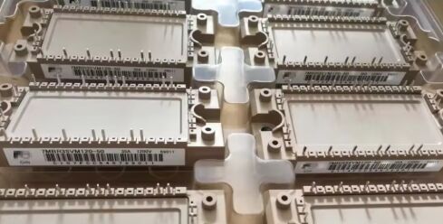 FP25R12KT4 B11 1200V 25A PIM IGBTモジュール 低スイッチング損失 TrenchStop IGBT4 統合NTC 絶縁銅ベースプレート 150℃動作 PressFIT技術 モーター駆動用