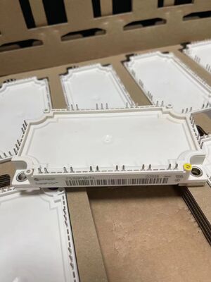 FS150R12KT4 1200V 150A 6個入りIGBTモジュール 低VCE(sat) 高効率 10μs 短絡耐性 統合NTC コンパクトEconoPACK+設計 低スイッチング損失 ドライブおよびUPSに最適