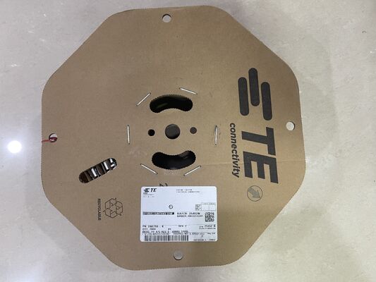 280756-4 4ポジション 2.5mmピッチ ワイヤー対ボード レセプタクル クリンプハウジング フリクションロック パネルマウント UL 94V-0 極性 4.5A 定格 電源分配および産業用制御用