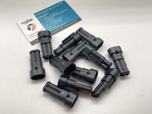 282104-1 2 位置 5.0mm ピッチワイヤー・トゥ・ボードヘッダー 垂直 穴を通り 覆い 摩擦ロック 極化 UL 94V-0 電源と産業制御用