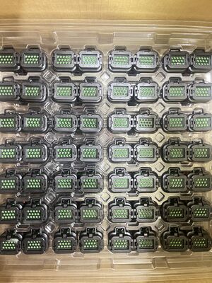 776273-1 3ポジション 1.5mmピッチ ワイヤー対基板ヘッダー 垂直スルーホール シュラウド付き ロッキングランプ 極性あり 自動車および産業用センサー用 2A定格