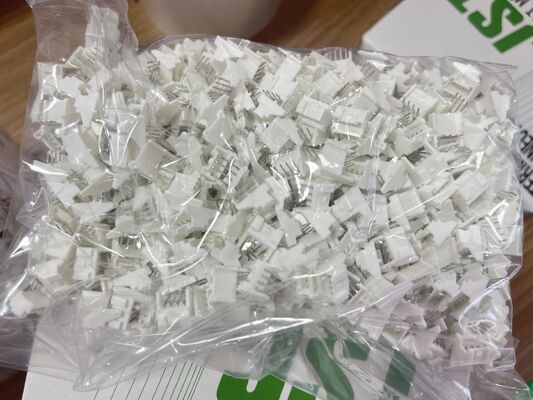 S04B-PASK-2 4ピン2.0mmピッチ トップエントリーヘッダー摩擦ロック UL94V-0 ナイロン3A 250V -25°C〜+85°C THTマウント JSTPAシリーズ