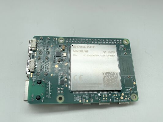 SC200EWFDA-G55-UNNNA SMDアルム電解器 200V 105°C 低インペダンス 長寿命 高波紋 -40から+105°C 電源とLED