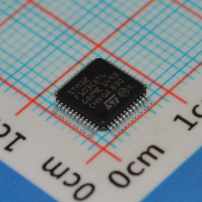STM32F103CBT6 72MHz Cortex-M3 MCU 128KB フラッシュ 20KB RAM 2x12ビットADC 3xUSART USB/CAN LQFP-48 2.0-3.6V -40°C～+85°C 産業グレード性能