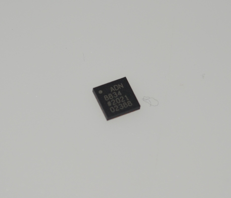 ADN8834ACPZ-R7 3A TECコントローラ ±2.5°C 安定性 2.7-5.5V 供給 I2C インターフェース LFCSP-32 -40°C から +85°C